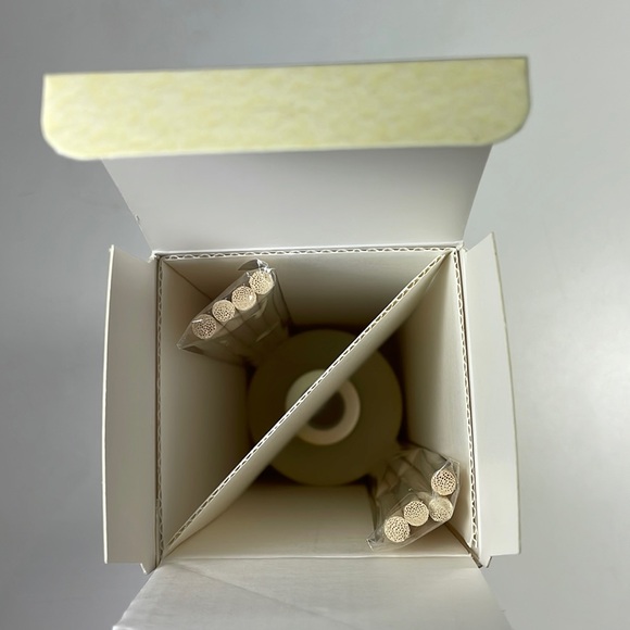 NWT Altar’d State Sanctuary No.6 Enchanting room diffuser 8 reeds 4oz. 118… - Picture 4 of 6